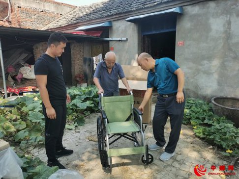安徽：残疾贫困户用上轮椅