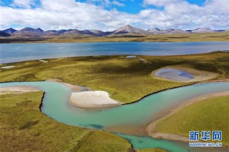 <b>壮美布托湖</b>