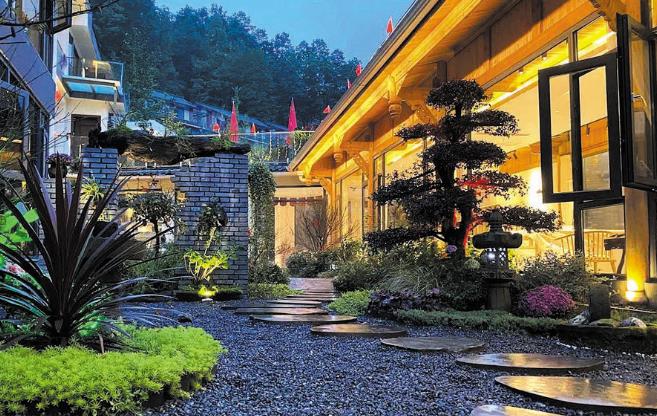 <b>民宿变“文宿”</b>