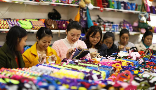 <b>贵州赤水：巧手织就脱贫路</b>