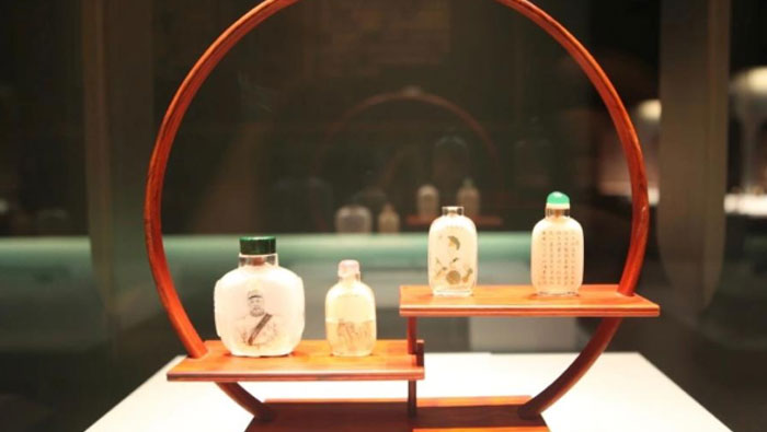 “方寸洞天——鼻烟壶精品展”展出251件辽博馆藏文物