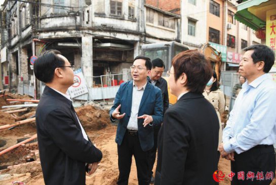 广西钦州市政协助力特色街区改造