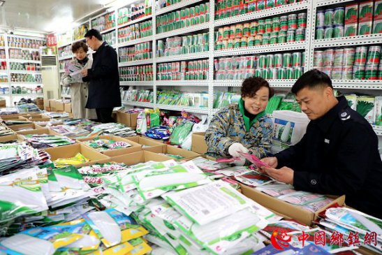 <b>安徽颍东：打假护农保春耕</b>