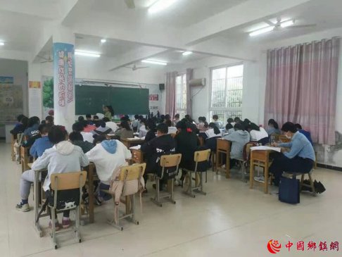 安徽庐江郭河：开展“推门听课” 助推教师课堂