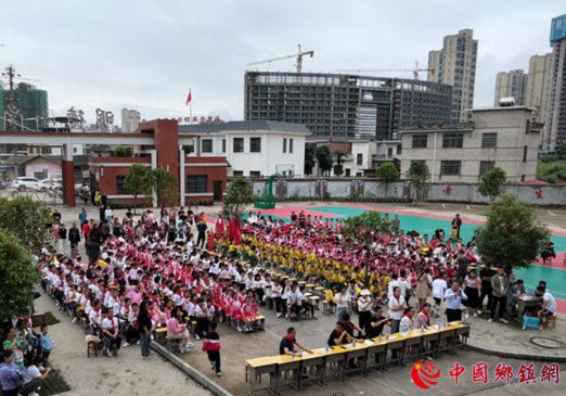 “童心向党”湖南新宁明德小学红色经典朗诵比