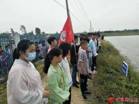 安徽庐江：郭河中学开展“陪学生回家走一趟”