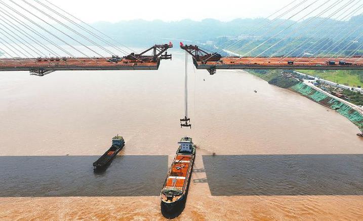 世界最宽公铁两用桥即将合龙