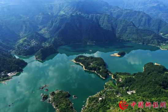 重庆黔江：“关”来湖光山色