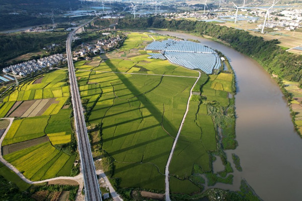 四川：奋力打造更高水平的“天府粮仓”