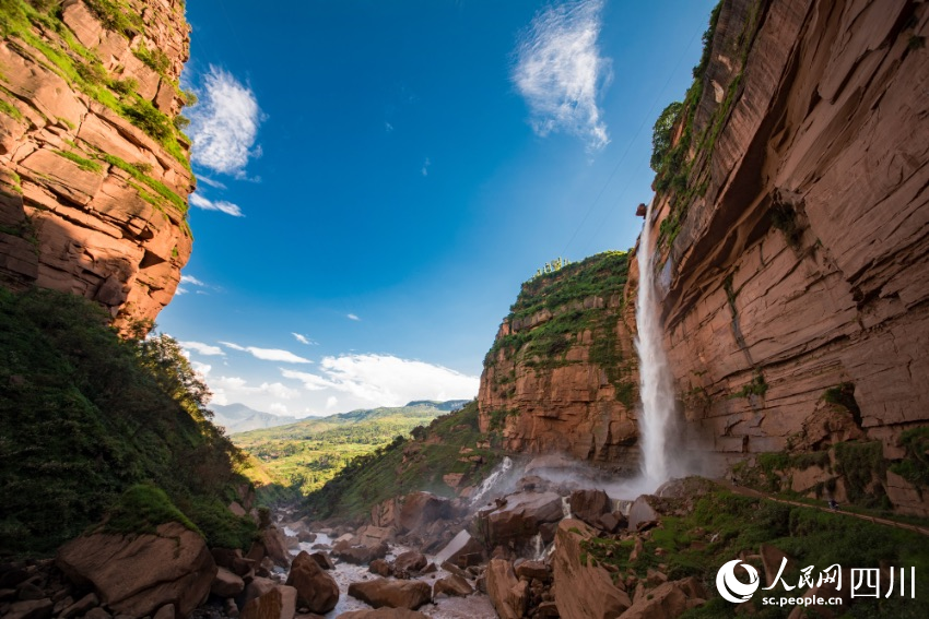 会东位于攀西国际阳光康养旅游目的地核心区域,图为可河飙水岩。李益民摄