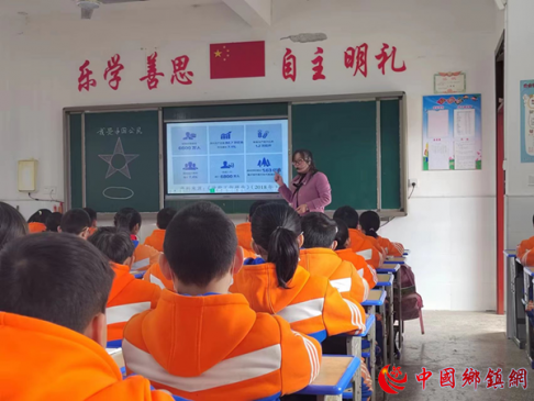 湖南新宁县金石镇中心学校精心组织教师教学大