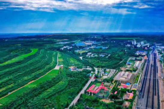 推动发展方式绿色转型 让绿色成为美丽中国亮丽