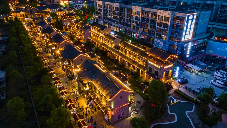 秀山青春集市。胡程摄
