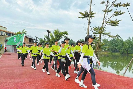 全省152个县（市、区）开展首届“健走天府·万步