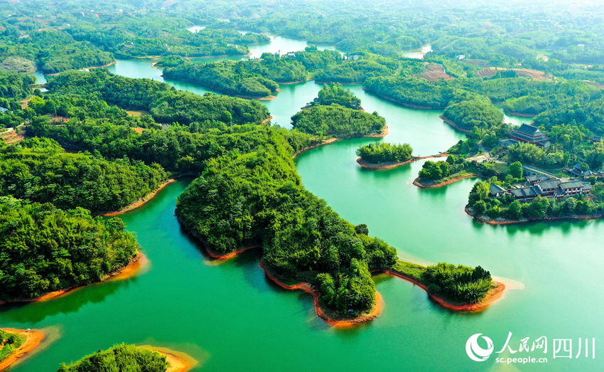 凤凰湖国家湿地公园的美丽景色。廖胜春摄