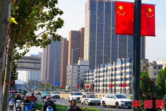 郑州节后“中国红”依然红遍大街小巷
