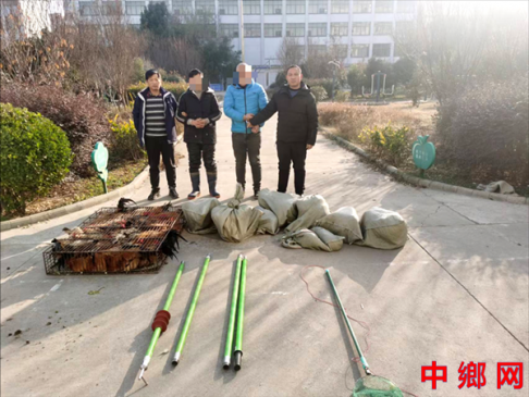 河南淮滨：一专盗“鸡笼”的团伙新年来临前落