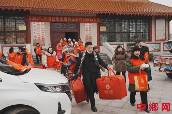 河南淮滨县城乡慈善协会看望慰问困难群众