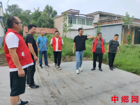 安徽利辛县望疃镇：雨天走访困难户 保障住房守