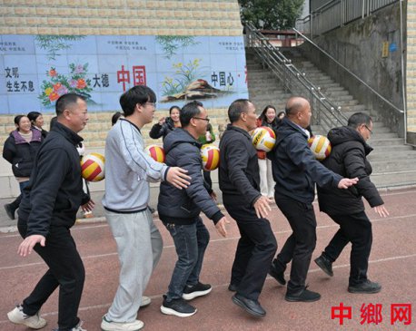 湖南宁远县印山小学：欢声笑语庆元旦 我们一起