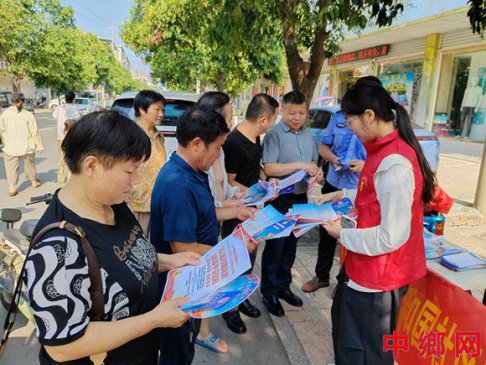 安徽凤阳：大庙镇开展扫黑除恶宣传活动