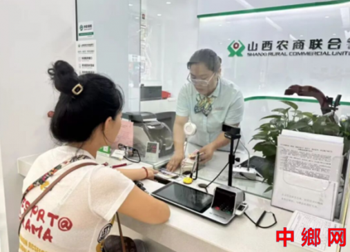 “无声服务”暖人心  纸笔传情显担当