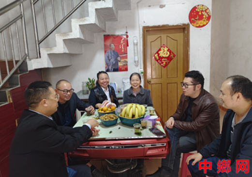 湖南宁远县印山小学：开展“重阳节走访慰问老