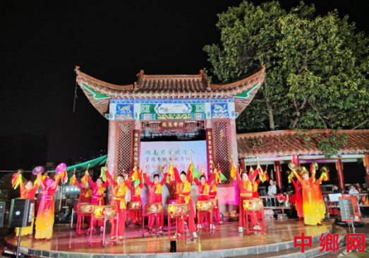 湖南宁远县爱晚老年学校到社会福利中心开展重