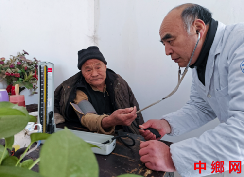 安徽亳州薛阁街道：“流动诊所”进家门 晚年安