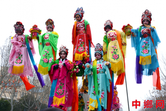 <b>河南：内黄县社火巡演闹“元宵”</b>