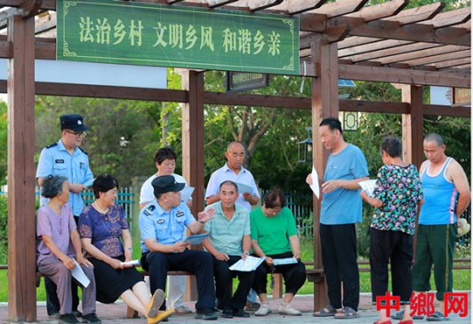 安徽阜阳：关爱老人 防范诈骗